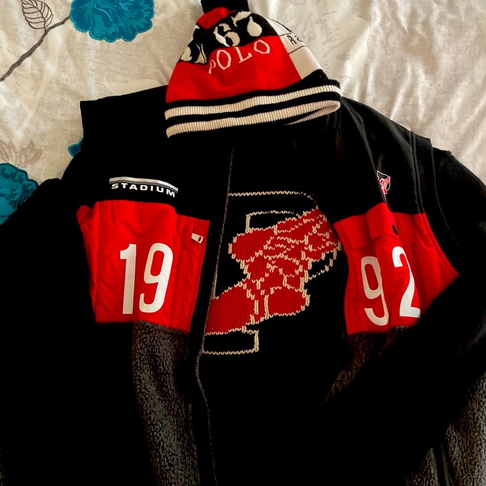 Polo p wing stadium vest and hat only no knitted